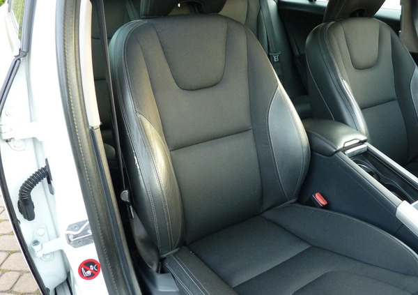 Volvo V60 cena 44500 przebieg: 299900, rok produkcji 2016 z Kraśnik małe 106